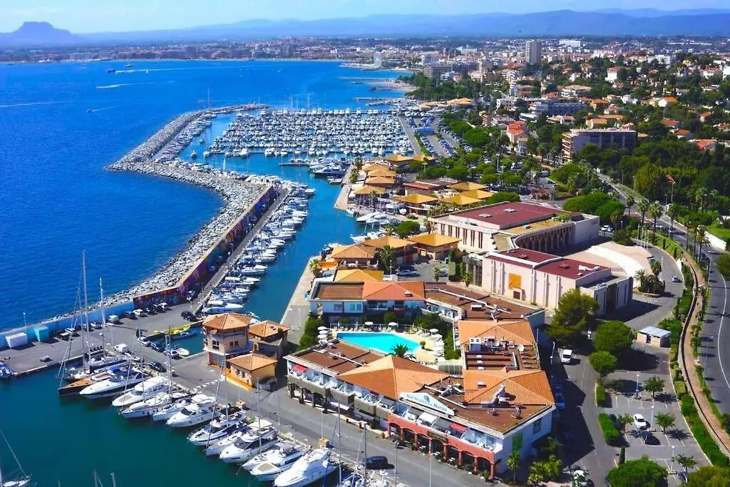 Appartement Et Parking A Santa Lucia Vue Mer Saint-Raphael  France